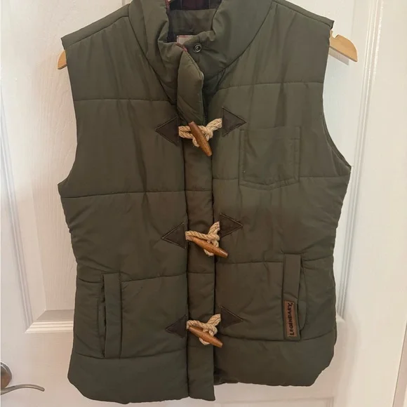 Olive Legendary Whitetails Women's Quilted Toggle Puffer Vest - Picture 1 of 8